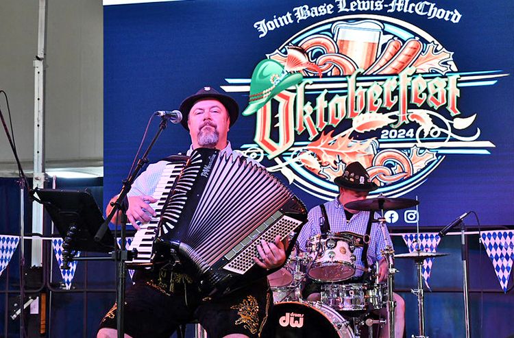 Oktoberfest-band.jpg